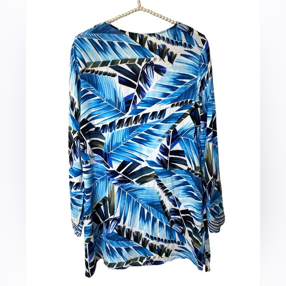 LA BLANCA Blue Tropical Print Swim Cover-Up La Blanca Two Cool V-Neck Tunic - Picture 4 of 6